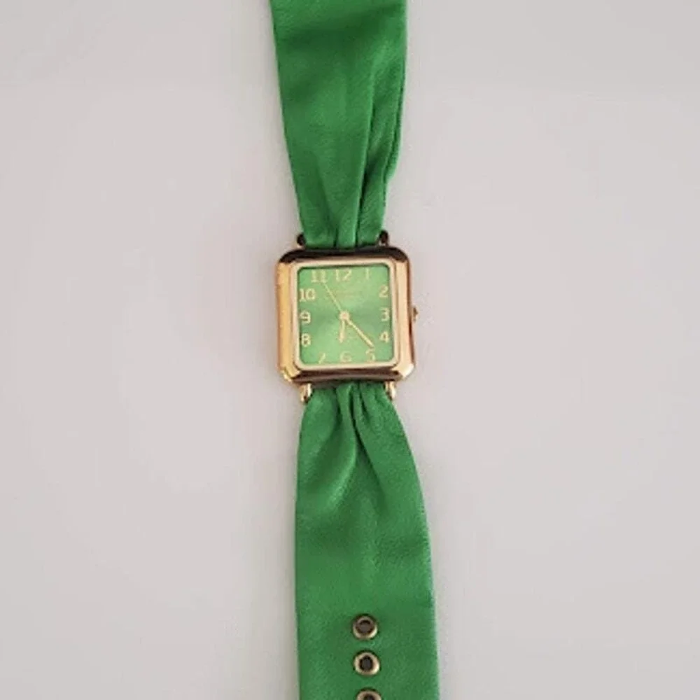 Joan Rivers Classics Green Leather Band Square Gold Tone Quartz Watch Running - Picture 6 of 10